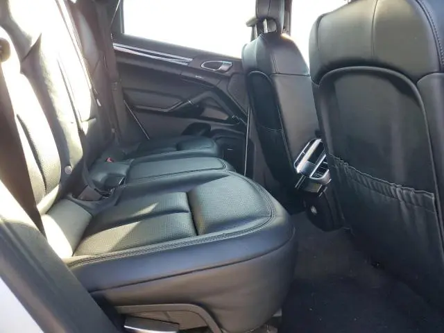 2016 PORSCHE CAYENNE   