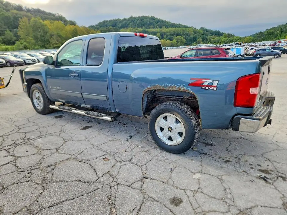 2011 CHEVROLET SILVERADO K1500 LT  