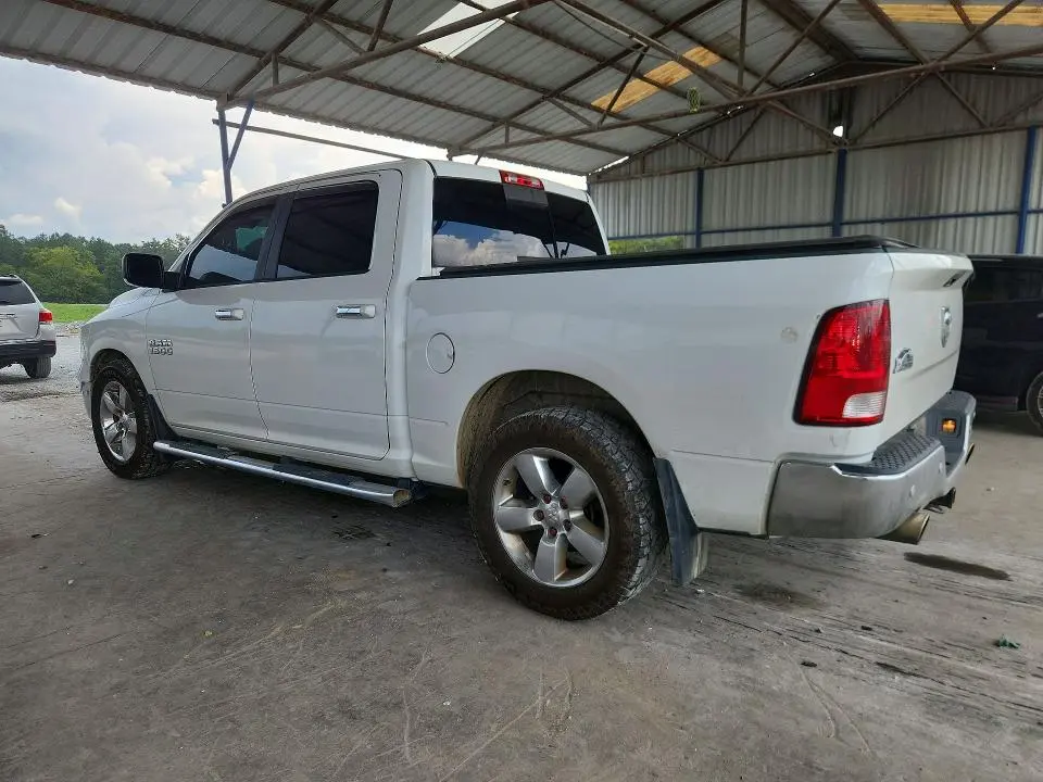 2016 RAM 1500 SLT  