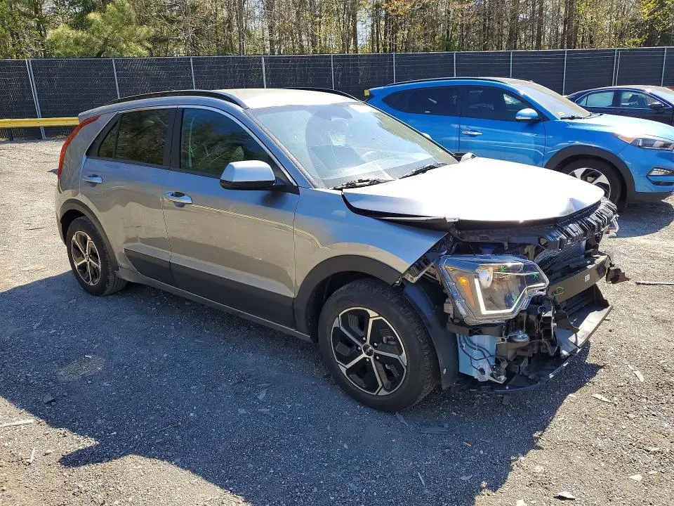 2023 KIA NIRO LX  