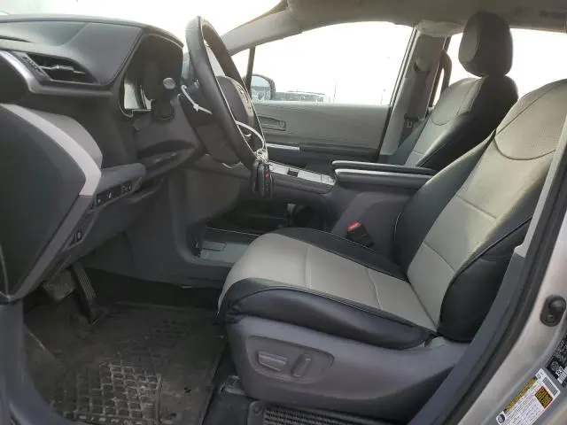 2021 TOYOTA SIENNA LE  