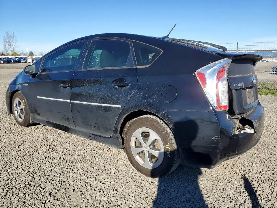 2015 TOYOTA PRIUS THREE  