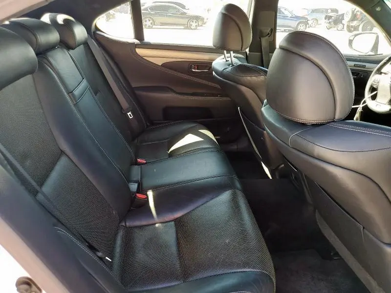 2015 LEXUS LS 460