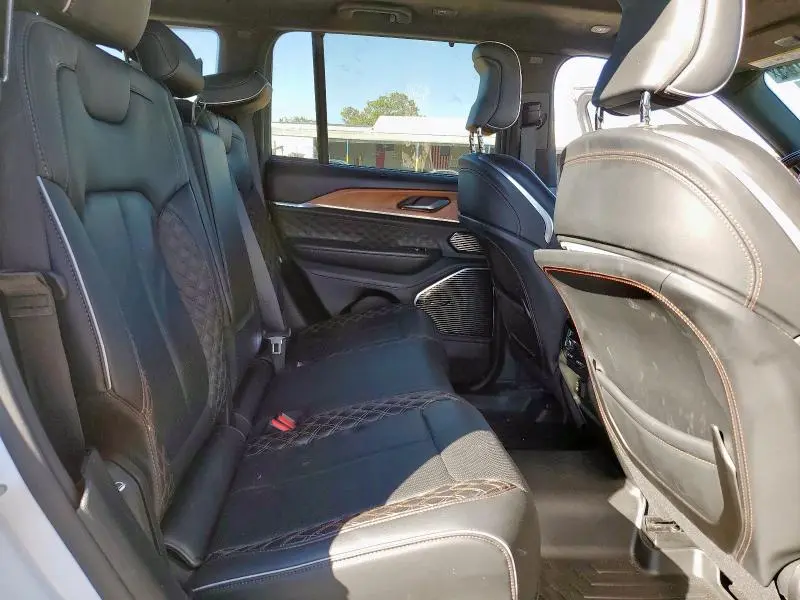 2022 JEEP GRAND CHEROKEE SUMMIT  