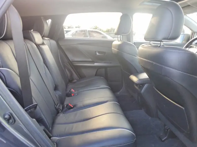2015 TOYOTA VENZA XLE  