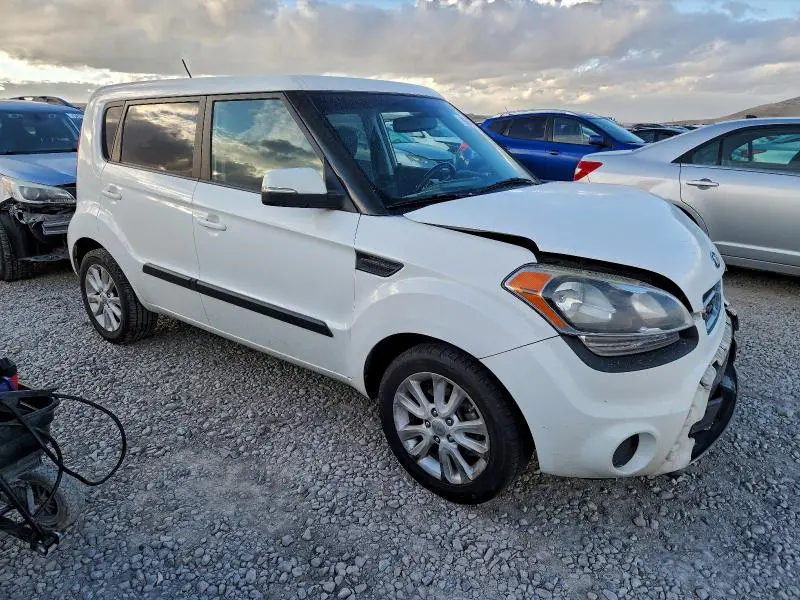 2013 KIA SOUL +  