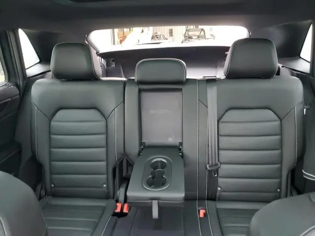 2024 VOLKSWAGEN ATLAS CROSS SPORT SEL R-LINE  