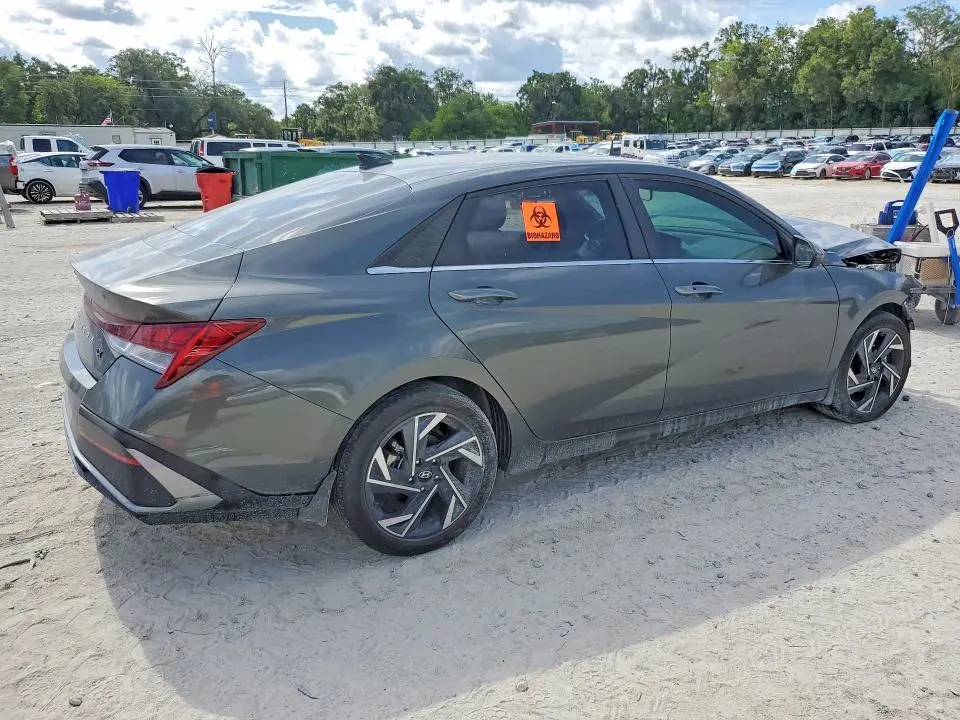 2024 HYUNDAI ELANTRA SEL  