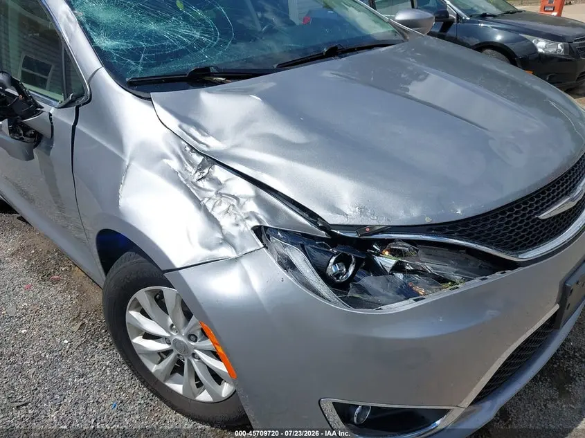2019 CHRYSLER PACIFICA TOURING PLUS