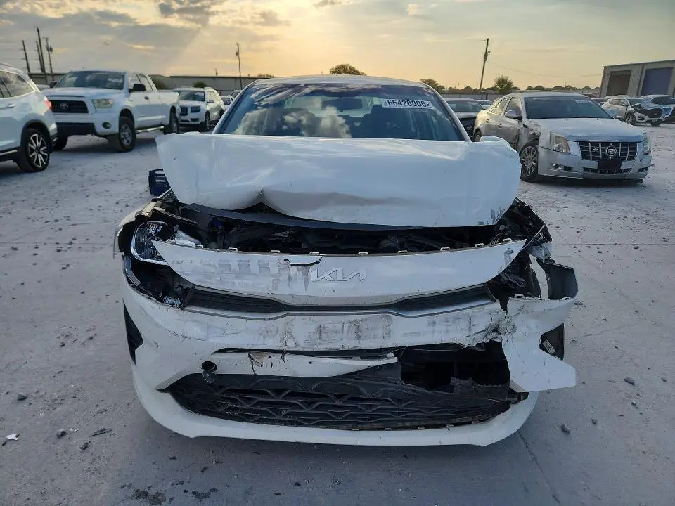 2022 KIA RIO LX  