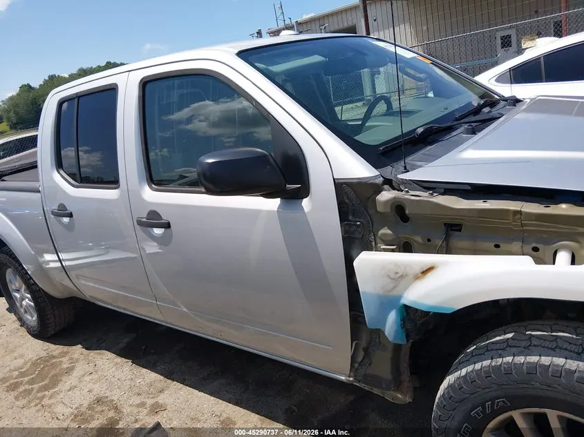 2015 NISSAN FRONTIER SV