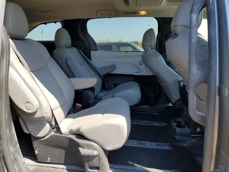 2026 TOYOTA SIENNA XLE 7-PASSENGER  