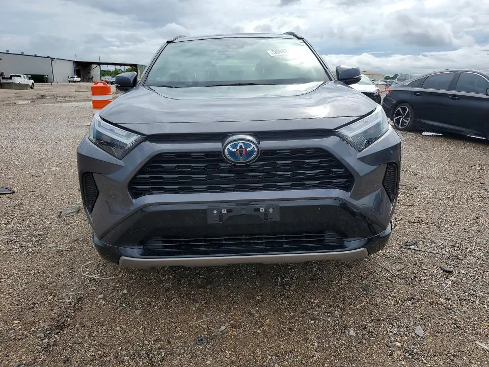 2023 TOYOTA RAV4 SE  
