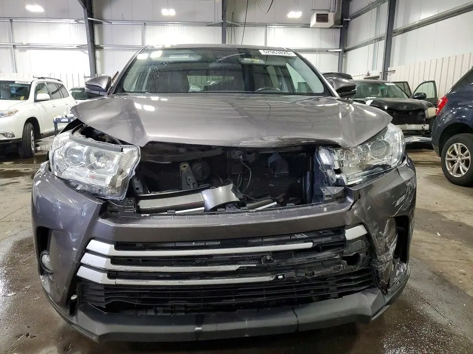 2017 TOYOTA HIGHLANDER LE PLUS  