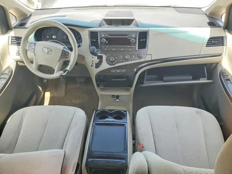 2011 TOYOTA SIENNA   