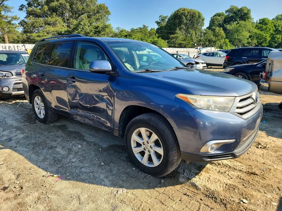 2013 TOYOTA HIGHLANDER PLUS  