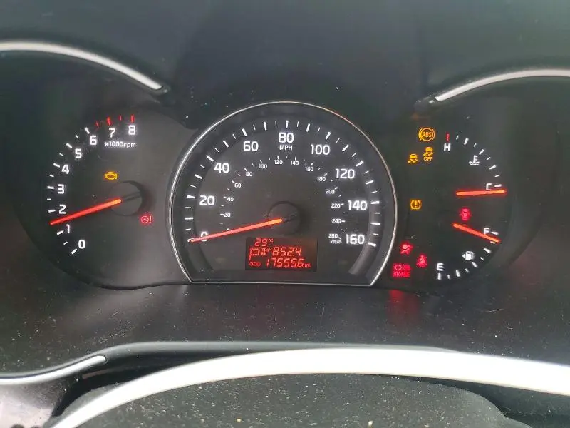 2014 KIA SORENTO LX  