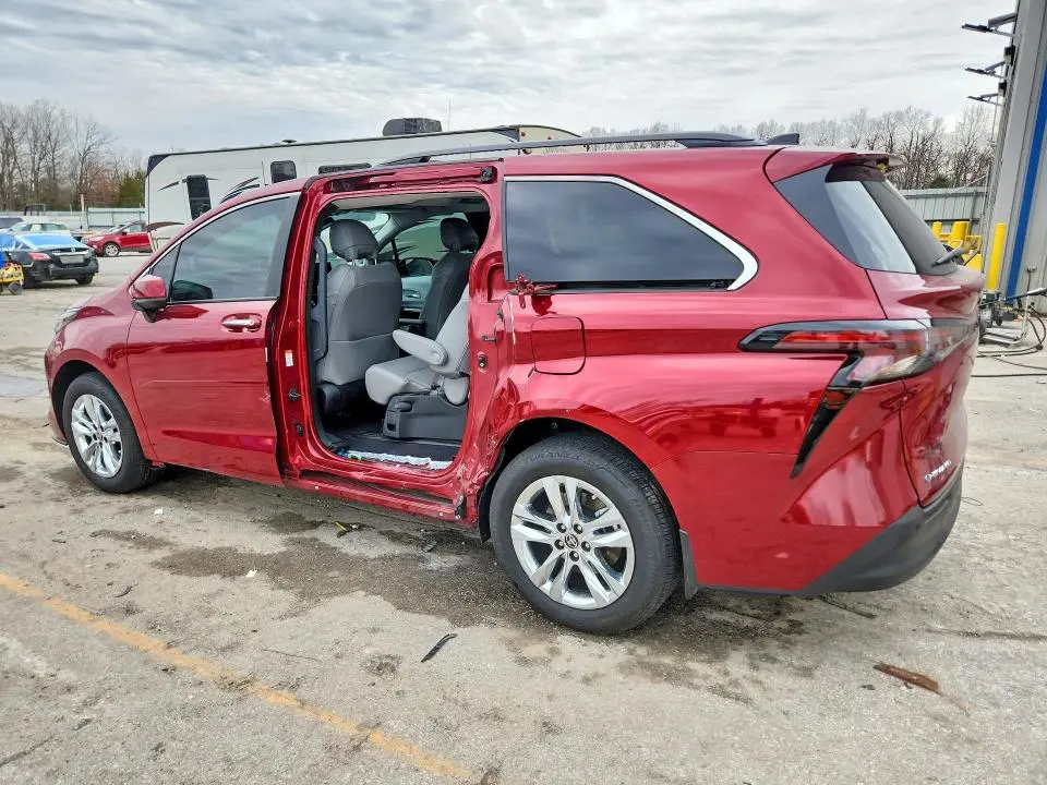 2025 TOYOTA SIENNA XLE 7-PASSENGER  