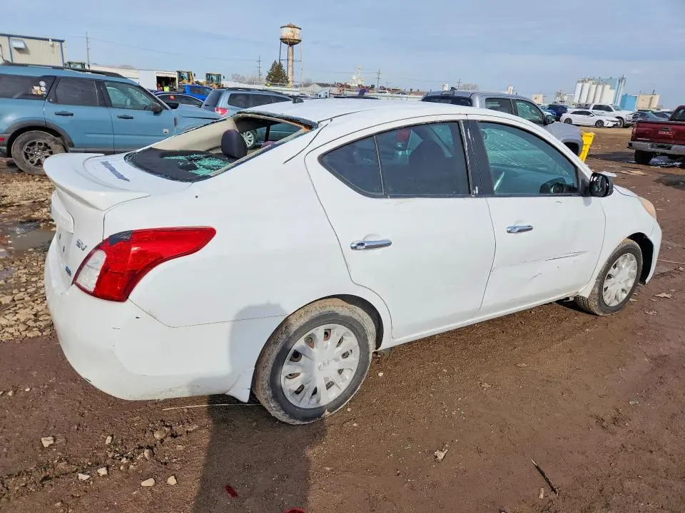 2014 NISSAN VERSA 1.6 SV  