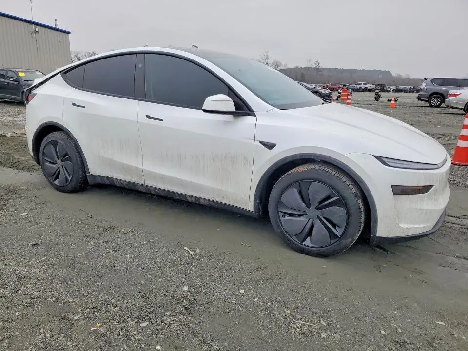 2026 TESLA MODEL Y   