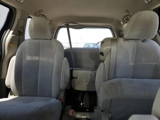 2011 TOYOTA SIENNA LE  