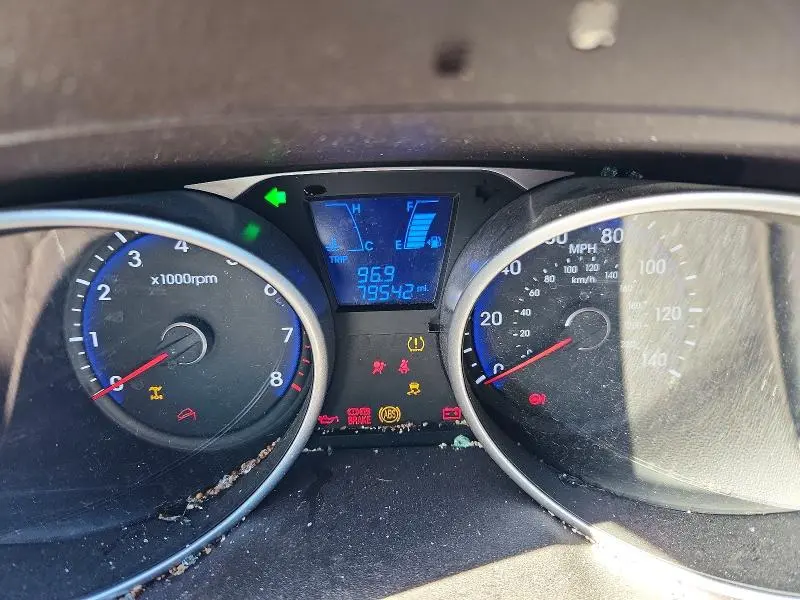 2015 HYUNDAI TUCSON SE  