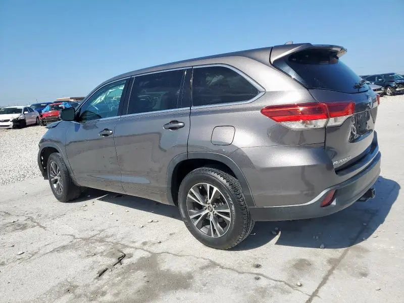 2018 TOYOTA HIGHLANDER LE  