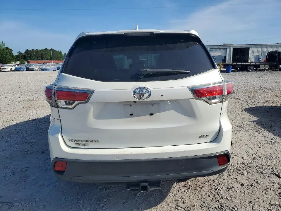 2015 TOYOTA HIGHLANDER XLE  