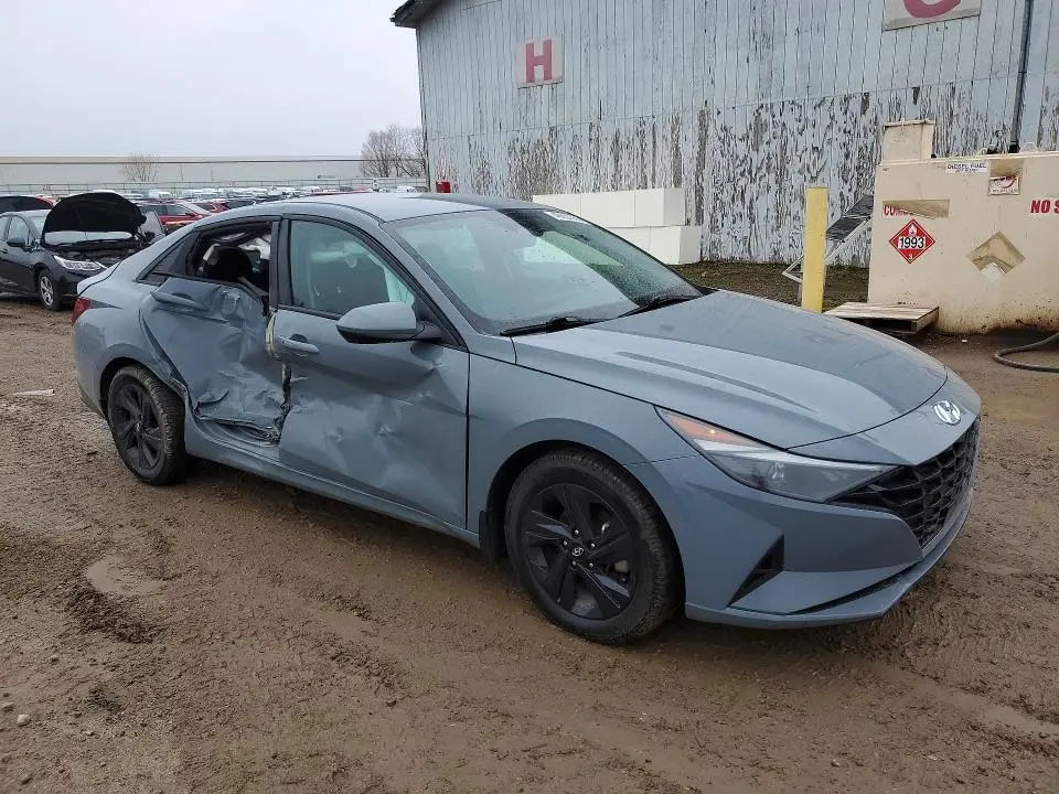 2022 HYUNDAI ELANTRA SEL  