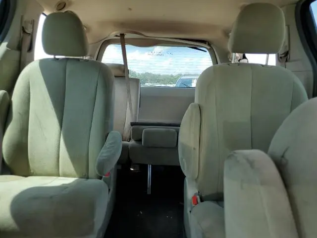 2011 TOYOTA SIENNA   