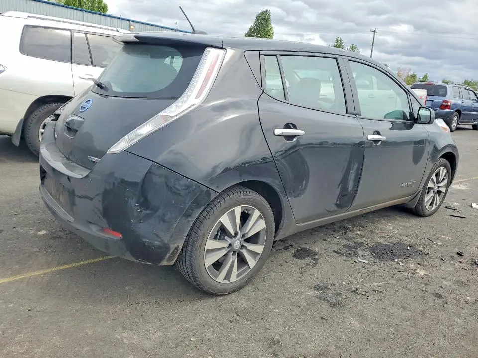 2015 NISSAN LEAF S  