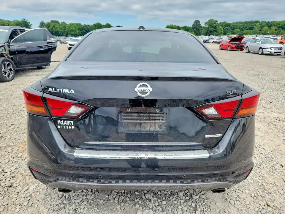 2021 NISSAN ALTIMA SR  