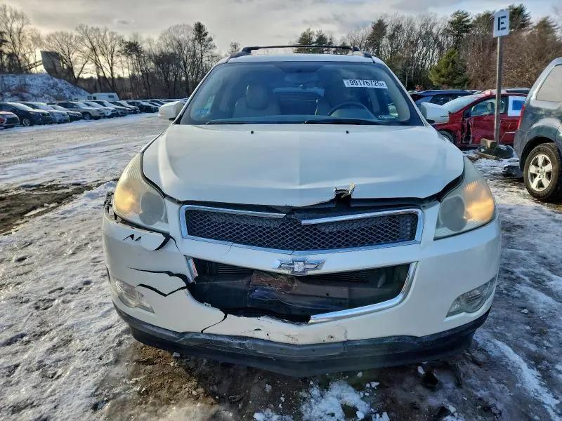 2011 CHEVROLET TRAVERSE LT  