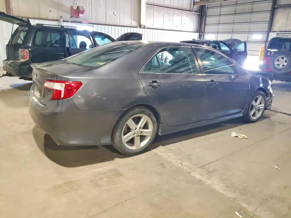 2012 TOYOTA CAMRY SE  