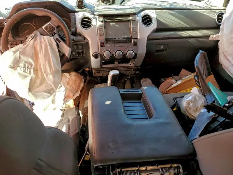 2019 TOYOTA TUNDRA CREWMAX SR5  