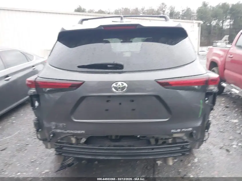 2024 TOYOTA HIGHLANDER XLE