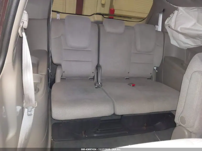 2011 HONDA ODYSSEY LX