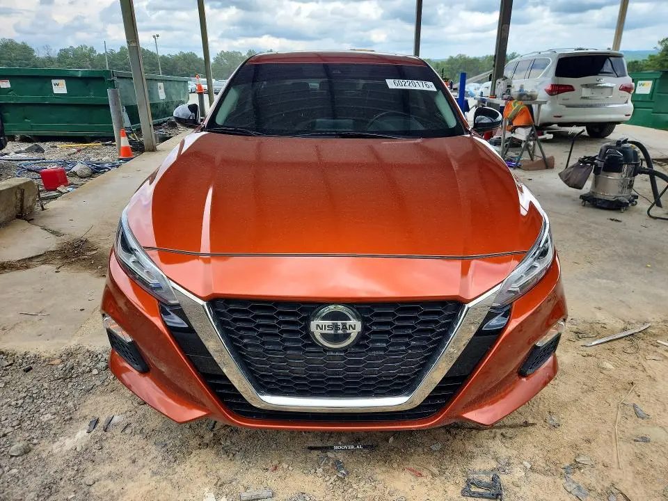 2021 NISSAN ALTIMA SR  