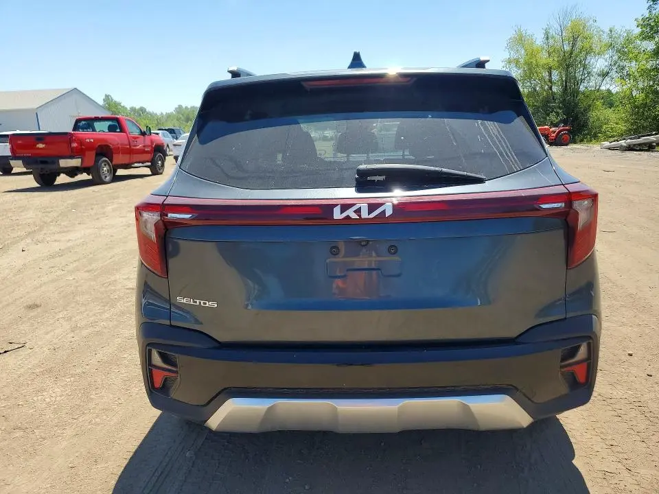 2024 KIA SELTOS EX  