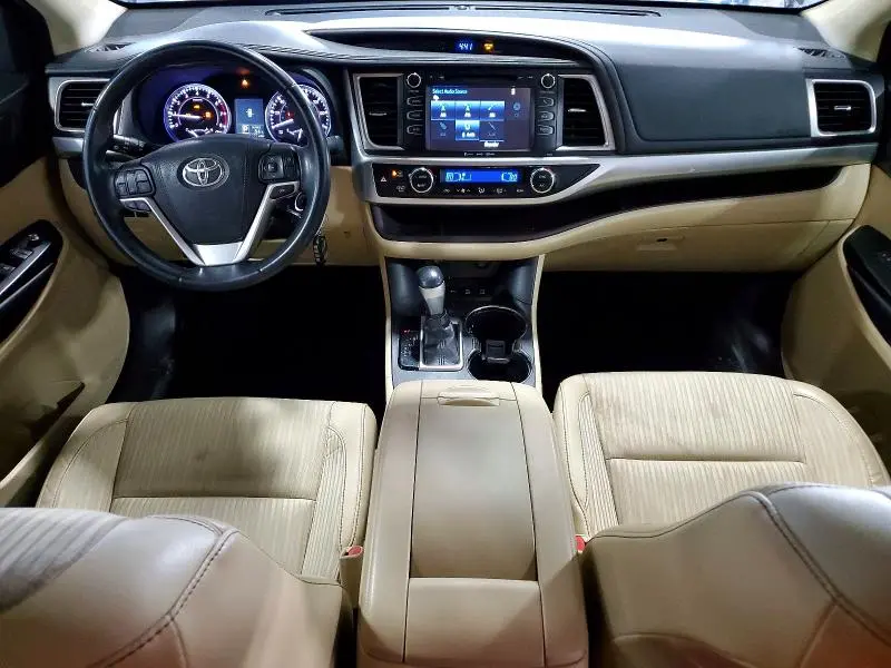 2016 TOYOTA HIGHLANDER LE PLUS  