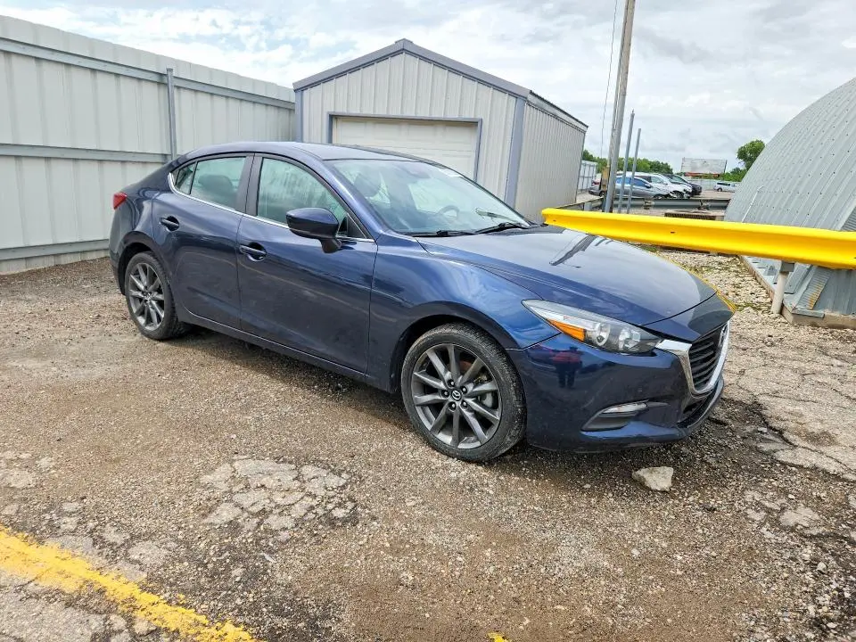 2018 MAZDA 3 TOURING  