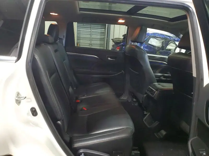 2018 TOYOTA HIGHLANDER LIMITED PLATINUM  