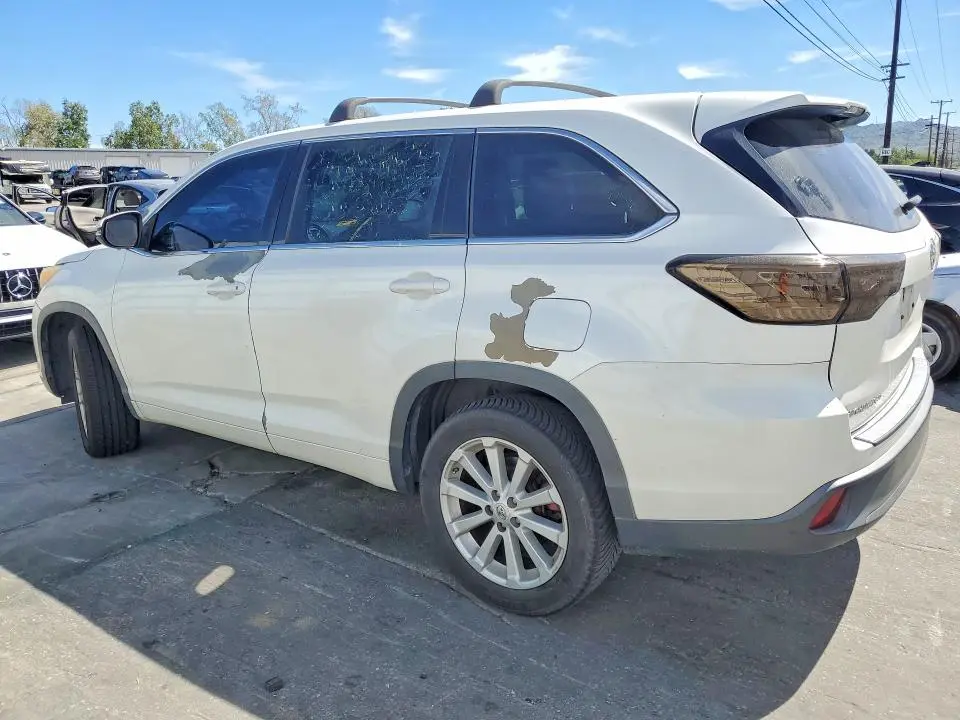2015 TOYOTA HIGHLANDER LE  