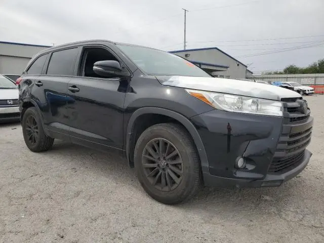 2018 TOYOTA HIGHLANDER SE  