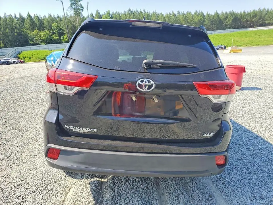 2019 TOYOTA HIGHLANDER XLE  