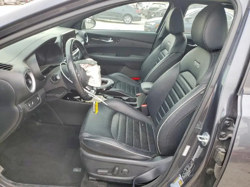 2023 KIA FORTE GT LINE  