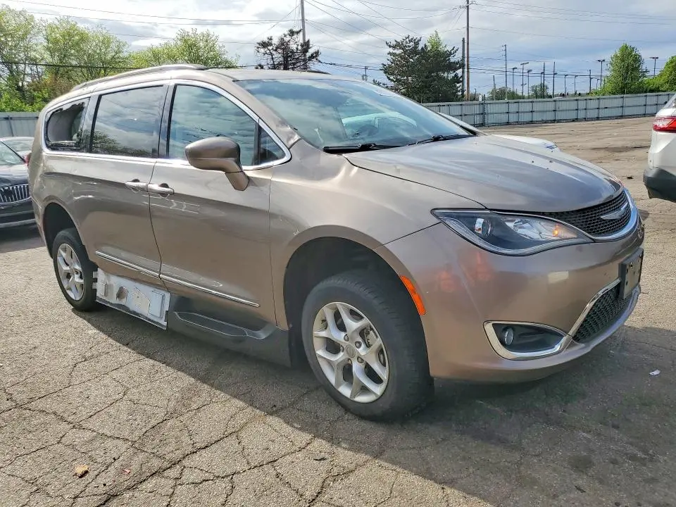 2017 CHRYSLER PACIFICA TOURING L  