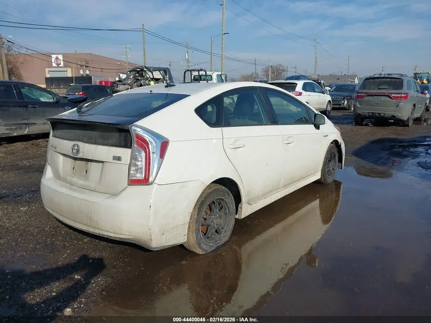 2014 TOYOTA PRIUS THREE