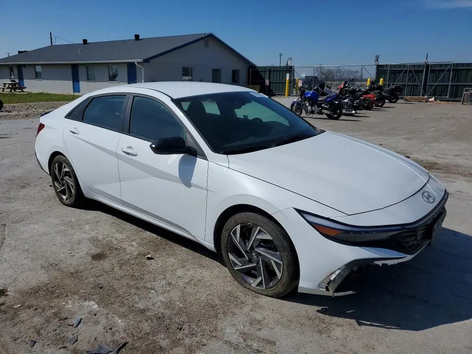 2025 HYUNDAI ELANTRA SEL SPORT  