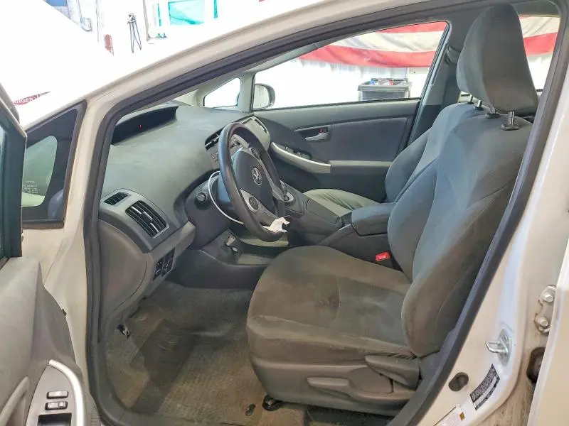 2010 TOYOTA PRIUS III  
